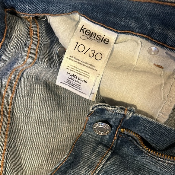 Kensie denim shorts’ new with tags. Size 10 - Picture 5 of 5